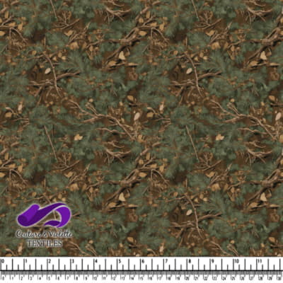 Motif de camouflage forestier avec des branches de pin