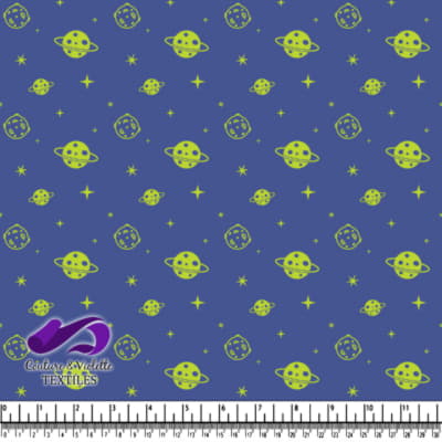 Tissu bleu avec des planètes et des lunes jaunes