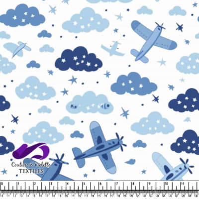 Avions bleus volant parmi les nuages et les étoiles