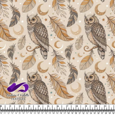 Hibou vintage avec plumes, étoiles et lunes croissantes