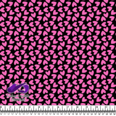 Motif de Cœurs Roses sur Fond Noir